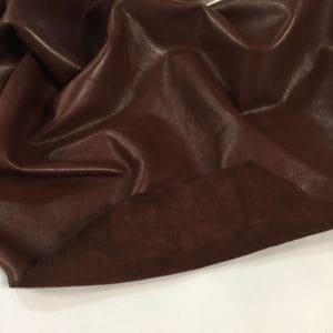 The LOX Collection is a traditional leather style made from Top Grain Lambskin hide, colored with transparent dyes that highlight the natural blemishes, maintaining its raw and rich look.