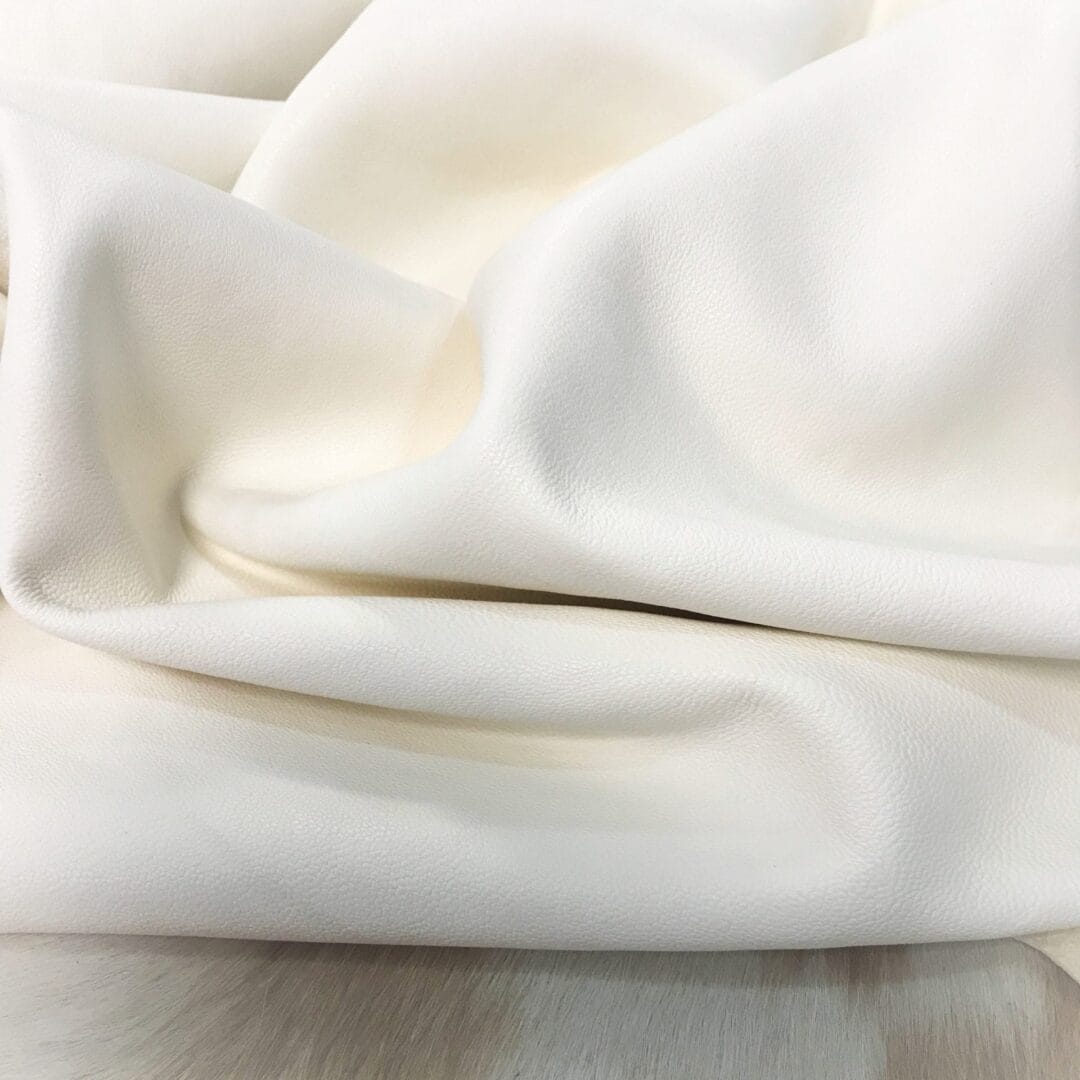 Chrome-Free Full Veg Lambskin Avetcoinc@ Chrome free lambskin leather with smooth natural grain texture