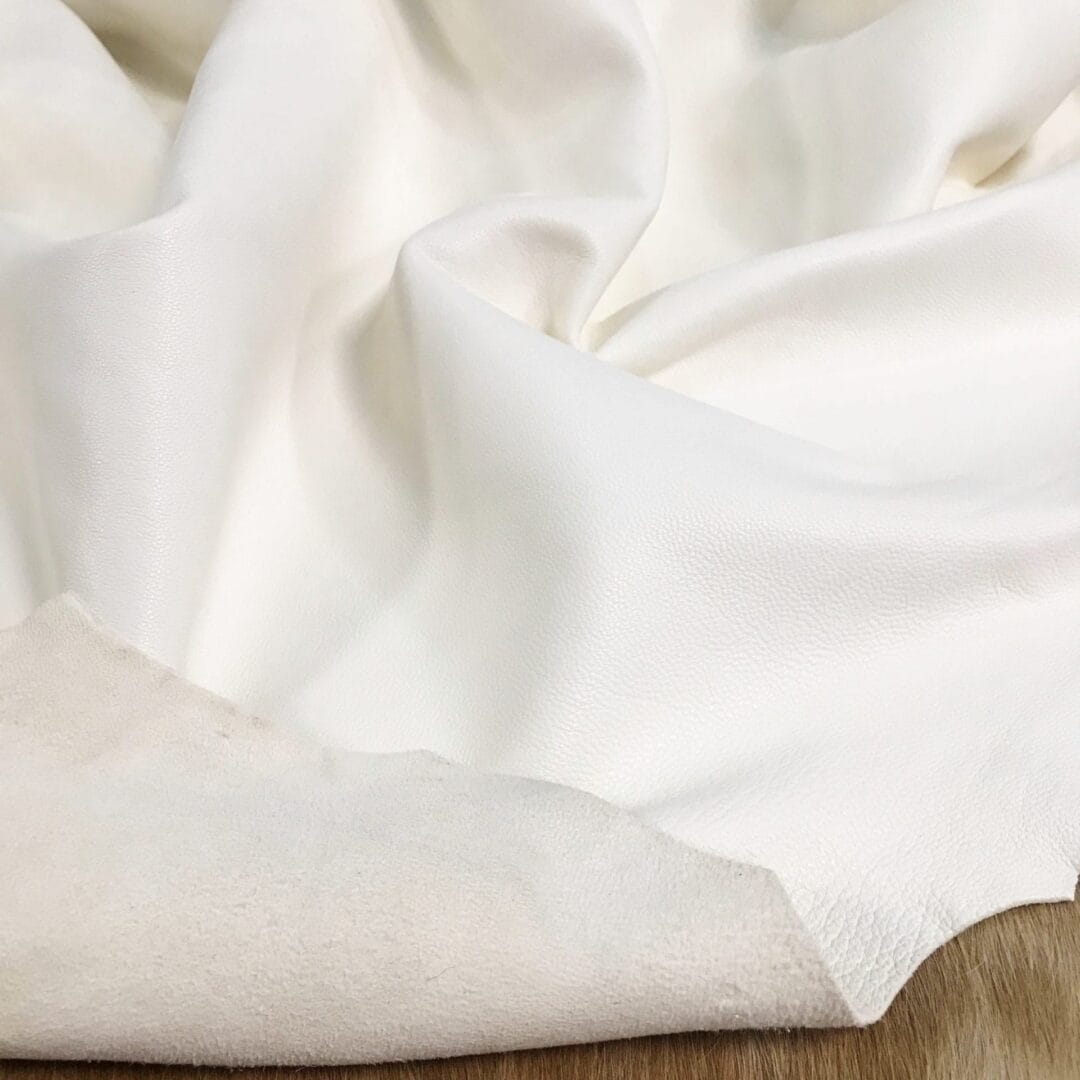 Full Veg Lambskin Avetcoinc@ Chrome free lambskin leather with smooth natural grain texture