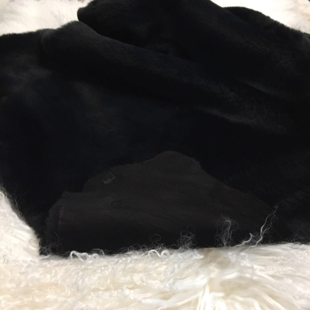 Black Merino Sherling Dual Side (1) Shearling Sheepskin Leather with short Merino wool—luxuriously soft, warm, and perfect for premium outerwear and accessories.
