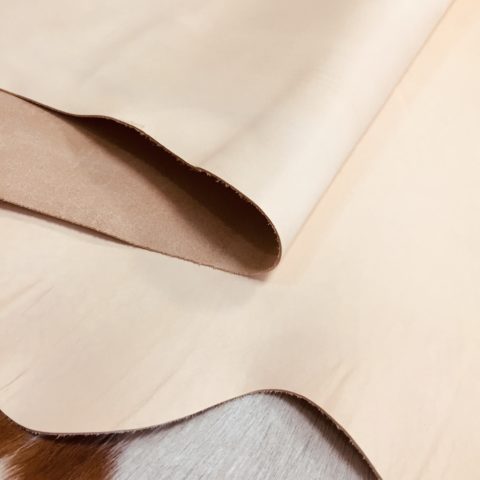 what is veg tan leather Tuscany leather is a 100% organic, soft and sustainable 2/3oz Veg Tan leather. It is made from plant extracts that undergo sustainable growth, harvest, and processing methods. The leather contains no toxic substances and is metal-free and chrome-free, making it an eco-friendly option. It is a popular choice for footwear, leather goods, saddlery, belts, gloves, and more. Its sustainable nature and eco-friendliness make it an excellent choice for those who prioritize environmentally friendly practices.