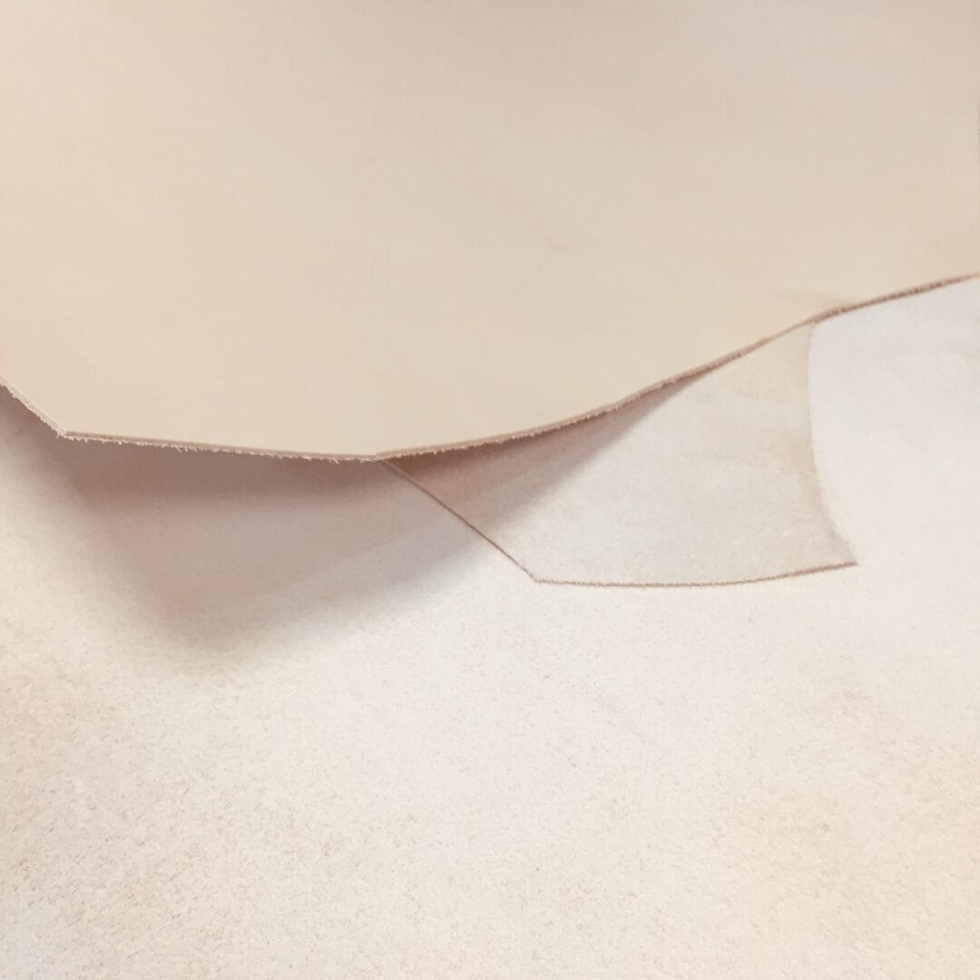 VEG TAN 4-5 OZ Tuscany Avetcoinc@ (6) what is veg tan leather Tuscany leather is a 100% organic, soft and sustainable 4/5 oz Veg Tan leather. It is made from plant extracts that undergo sustainable growth, harvest, and processing methods. The leather contains no toxic substances and is metal-free and chrome-free, making it an eco-friendly option. It is a popular choice for footwear, leather goods, saddlery, belts, gloves, and more. Its sustainable nature and eco-friendliness make it an excellent choice for those who prioritize environmentally friendly practices.