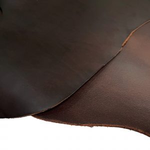 Latigo VEG TAN BROWN Latigo Veg Tan Leather high quality, Grade A cowhide, 100% veg tanned , no harsh chemicals, durability and strength. Perfect for making saddles, reins, straps, belt, and wide range of leatherworking projects. Available Weight: 7/8 oz. (2.8-3.2 mm), 9/10 oz. (3.6-4.0 mm) Flesh side: Pasted AVG Hide Size: 22-25 Sq. Ft. Temper: Semi-Flexible Slight Pull Up effect (No Stretch) Tanned in Mexico