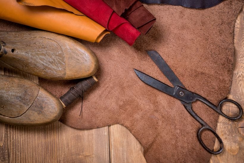 Coloured leather hides